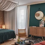 Seven Hotel
